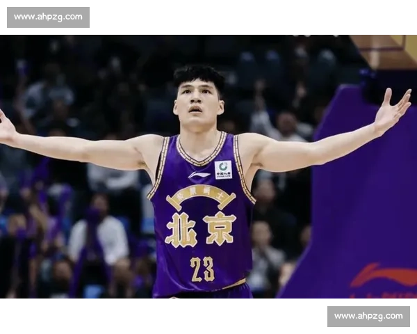 CBA 重磅转会!陈国豪接近加盟山东,辽宁续约张峻豪,张文逸留队 CBA 重磅转会!陈国豪接近加盟山东,辽宁续约张峻豪,张文逸留队
