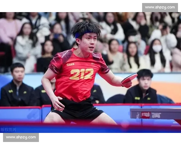 王楚钦笑对互动丢分!1-0 呼喊点燃胜负欲,国乒顶流上演反差萌 王楚钦笑对互动丢分!1-0 呼喊点燃胜负欲,国乒顶流上演反差萌