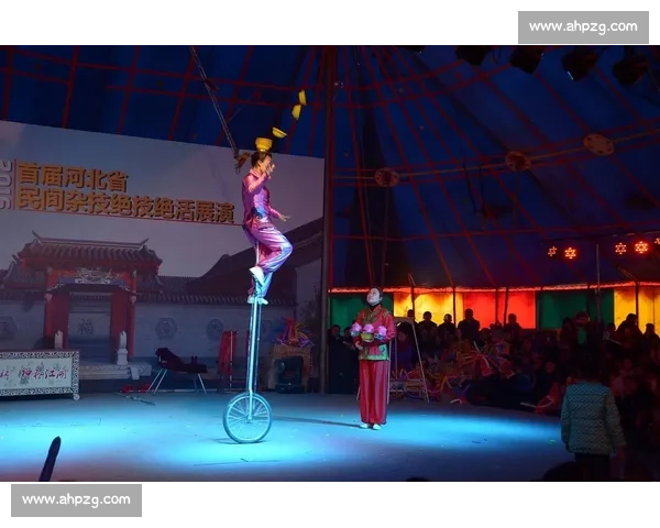 千万粉杂技夫妻暂别：16 年顶人绝技背后的颈椎危机